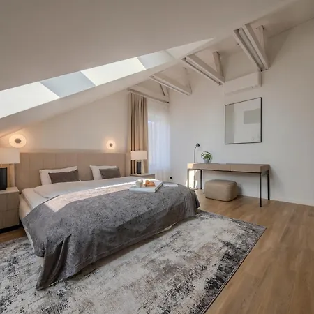 דירה Cohost I 2bd Penthouse Luxury-designer Apt, Citycenter