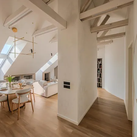 Apartamento 2bd Top-floor W- Ac, Citycenter I Cohost