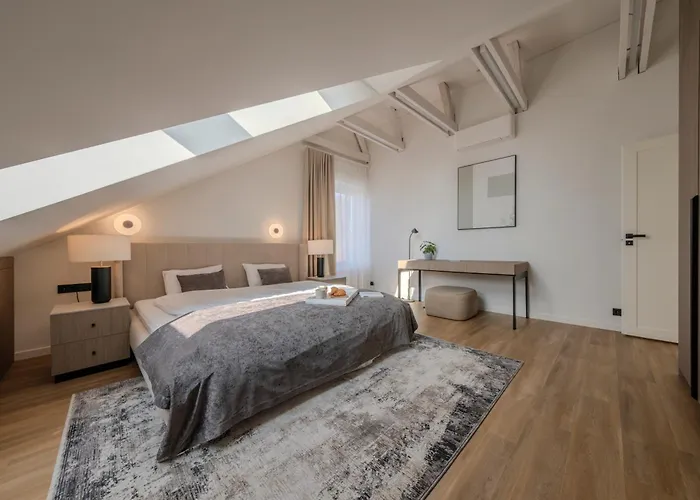 דירה Cohost I 2bd Penthouse Luxury-designer Apt, Citycenter