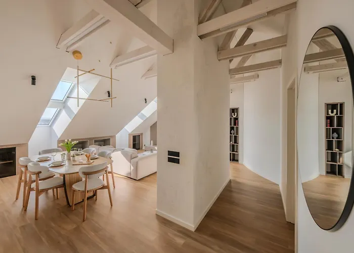 דירה Cohost I 2bd Penthouse Luxury-designer Apt, Citycenter